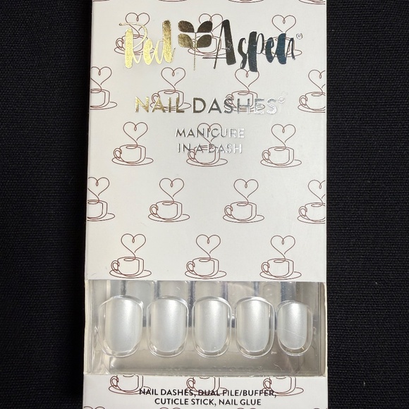 Berkley’s Brevé - Red Aspen Nail Dashes - Picture 2 of 3